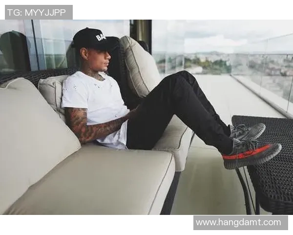 足球明星的时尚穿搭解析如何展现个性与风格的完美结合